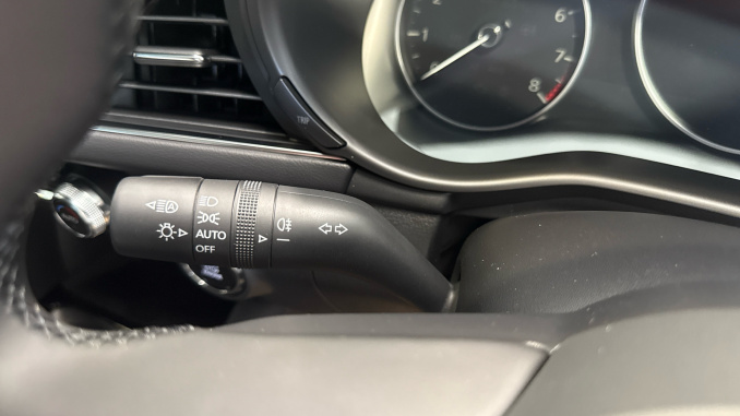 Mazda 3 2.0 e-Skyactiv X MHEV [186] Exclusive-Line 5dr Petrol Hatchback - Image 32